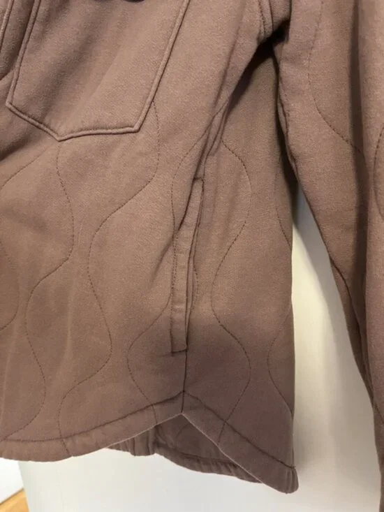 Abercrombie & Fitch Soft AF Quilted Shirt Jacket - Picture 5 of 8